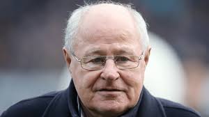 Max Verstappen moet vrezen voor schorsing na incident met George Russell