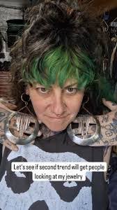 Cora Crow's Instagram, Twitter & Facebook