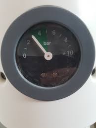 Diese lassen sich recht einfach reinigen, in dem sie den aufsatz am ausfluss mit einer wasserpumpenzange abschrauben, das sieb. Gelost Druck Der Hauswasserstation Steigt Von 4 Bar Auf 1 Viessmann Community