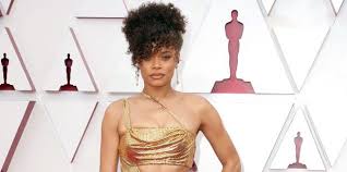 Unless you write your weight loss goal down, you will not be able to adhere to it. Andra Day 36 Shows Off Abs In Gold Cut Out Dress At Oscars 2021