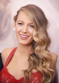 Blake has a beautiful hairstyle that features lots of bouncy waves and incredible shine. Blake Lively S Hair Stylist Only Uses This One Tool Beauty Crew