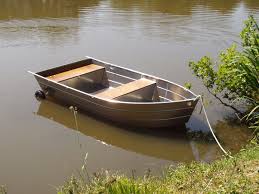 Si les aménagements de base dépendent de chaque modèle, il est plus facile de bricoler une barque alu ou en bois qu'une. Aluminium Fishing Boat Welded Aluminium Boat Light Dinghy Tender Bateaux De Peche