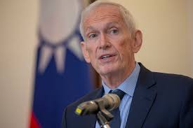 President Tsai meets American Institute in Taiwan Chairman James Moriarty