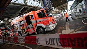 To connect with stuttgart hauptbahnhof, join facebook today. Unwetterlage Im Ticker 11 000 Haushalte In Osterreich Ohne Strom Artikel Von The Weather Channel Weather Com