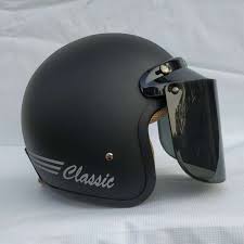 Terlebih bogo menawarkan berbagai motif yang unik, seperti doraemon, hello kitty, sampai motif publik figur. Jual Helm Retro Clasic Helm Bogo Dewasa Kaca Datar Hitam Doff Terbaru Juni 2021 Blibli
