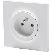 Leroy merlin au service de vos projets retrait gratuit en magasin livraison a domicile retour gratuit en magasin 6 mois pour changer davis a lexception des produits commercialises par les marchands marketplace les magasins. Lot De 5 Prises Avec Terre Odace Schneider Electric Blanc Cache Prise Electrique Cache Fil Electrique Prise Electrique