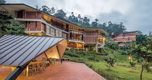 I nærheden af genting highlands forlystelsespark. This House Is As Undulating As The Hills It Sits Among