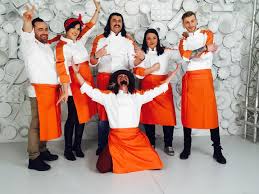 Acest show culinar va fi difuzat. Angi CobuÅ£ Si Nina Rus Au Primit Tunici De Bucatari In Ce Echipe Au Intrat