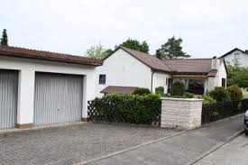 Türkiye ve yurtdışında toplam 63 mağazasıyla 42 yıldır modaya yön veren trend giyinmeyi seven kadın ve erkeğin markası pologarage! Haus Zum Verkauf Thuringer Strasse 14 91161 Hilpoltstein Roth Kreis Mapio Net