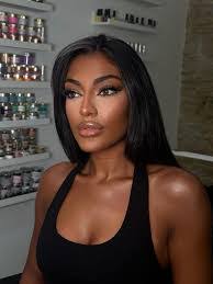 Chloe Neilson's Instagram, Twitter & Facebook