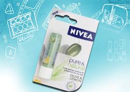 Kalau ingin membuat bibir lebih terlihat glossy dan lembut, bisa tambahkan minyak alami jojoba dan avocado. 5 Pelembab Bibir Nivea Terbaik Di Indonesia Wanita22