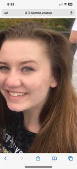 Are Soybn's eyebrows tattooed on?