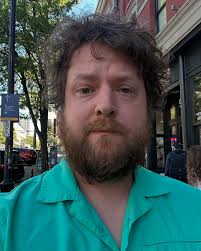 Ready to face the summer as handsome man and less of a caveman. Invite me  to things and force me to leave my editing cave more often. Hair cut from  @barkada_studio