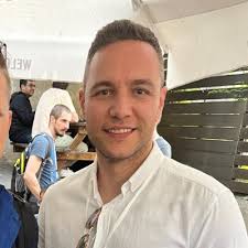 Shopify, thank you for the last five and a half years, it was an honor and  privilege working for such a great company and with so many amazing people.  Looking forward to