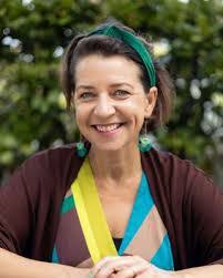 Elizabeth Crenshaw's Instagram, Twitter & Facebook