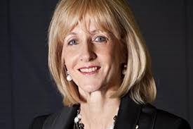 Carolyn Hewson's Instagram, Twitter & Facebook