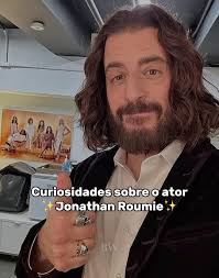 Curiosidades sobre o Jonathan Roumie!🩷 #fy #fyp #foryou #viral  #rockandroll #jonathanroumie #jesus #jesuscristo #thechosen #catolico  #curiosidades #ator #atores #vaiprofycaramba #vairalvideo ...