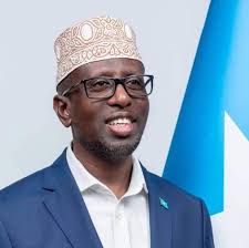 Madaxweynihii hore ee Soomaaliya Shariif Sheekh Axmed ayaa Itoobiya ugu  baaqey in ay faraha kala baxdo wada-hadallada Somaliland iyo Soomaaliya.  Shir jaraa'id oo uu caawa ku qabtay Muqdisho ayuu ku yidhi: “Waxaan