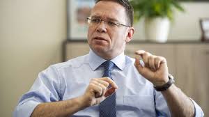 „régen a cirkuszban voltak ezek a tányérpörgető művészek. Furjes Balazsnak Elege Lett Beleszallt Karacsony Gergelybe Vadhajtasok