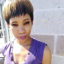 Warriors fans kissing behind Jimmy Butler 😭