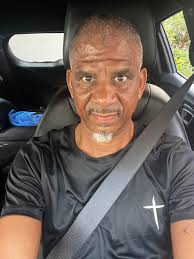 Colombian single man seeking interracial dating