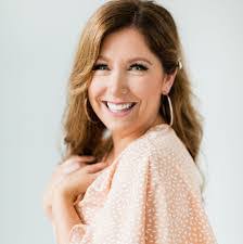 Vanessa Thorne's Instagram, Twitter & Facebook