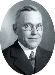 Benjamin Stapleton's Instagram, Twitter & Facebook