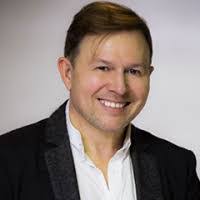 Eric Pendergraft's Instagram, Twitter & Facebook