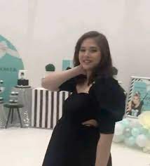 Janella salvador was born on march 30, 1998 in cebu, philippines as janella maxine desiderio salvador. Liza Soberano Threw A Breakfast At Tiffany S Themed Baby Shower For Janella Salvador