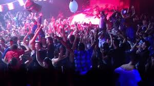 Pour certaines personnes, la sortie en boîte de nuit ne s'est pas déroulée comme prévu. Discotheque Un Modele Voue A Se Reinventer