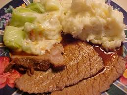 La Table De Viviane Roti De Boeuf Facile Sauce Delicieuse Food Recipes Comfort Food