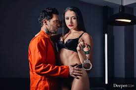 ▷ Avi Love in Swimming With Sharks (Photo 1) | Deeper