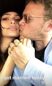 Emily ratajkowski's dog is married. Emily Ratajkowski Gets An Engagement Ring 4 Months After Wedding People Com