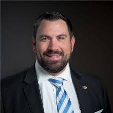 Lori Hendrick's Instagram, Twitter & Facebook