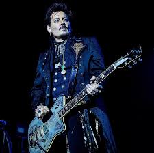 Prior to pursuing an acting career, depp had dreams of becoming a rockstar. Muerdekeroyo On Twitter Johnny Depp Duesenberg Guitar