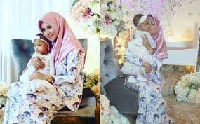 Pintar dalam menyanyikan lagu melayu serta lagu arab dengan baik dan elly mazlein juga ikut dalam gelaran gegar vaganza 2016 ( gv3). Bayar Duit Nafkah Baru Kak Lina Move On Elly Mazlein Mengamuk Di Ig Kini Press