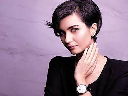 Tuba büyüküstün joker 'in kız arkadaşı harley quinn 'e döndü… Tuba Buyukustun Biography Creativity Career Personal Life