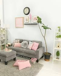 Hiasan dinding ruang tamu atau disebut juga pajangan dinding tentunya akan mempercantik ruang rumah anda. 7 Menghias Ruang Tamu Ideas Ruang Tamu Minimalis Ruang Tamu Menghias Ruang Tamu