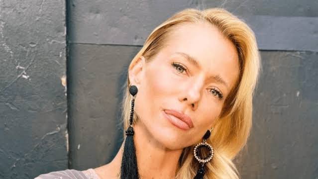 Nicole Neumann in Bathing Suit Says "Connect to Re-Connect" — Celebwell