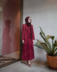 Baju warna ungu cocok dengan jilbab warna apa, pertanyaan ini sering kali kita dengar. Baju Merah Cocok Dengan Jilbab Warna Apa Blog Sintesa