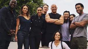 Filmi fast & furious 9, yeni tip coronavirüs nedeniyle 2 nisan 2021'de vizyona girecek.vin diesel, michelle rodriguez gibi yıldızların yanısıra, serinin bu filminde charlize theron'u da izleyeceğiz. Unlu Sarkici Hizli Ve Ofkeli 9 Filminin Kadrosuna Katildi