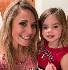 Kelly Kluesner's Instagram, Twitter & Facebook