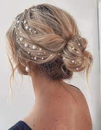 From Salt Kinks To Low Knots The Effortless Hairstyles That Are Trending Rn Medium Hair Styles Winter Wedding Hair Hair Styles