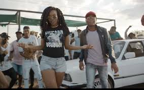 From our hitmaker, master kg, he drops a new hit with nomcebo zikode. Top 10 Sa House Songs Of 2018 Music In Africa
