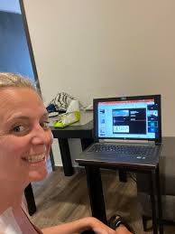 De eerste twee chemo's en 3 shot dagen voor extra aanmaak van stamcellen  zitten erop. De chemo ging goed alleen kreeg ik ook migraine op dag 2.  Gelukkig ben ik daar nu