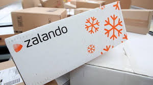 Entdecke eine täglich wechselnde auswahl aus über 2.500 marken aus dem bereich mode und lifestyle und. Wachstum In Corona Krise Schub Fur Zalando Durch Online Boom Tagesschau De