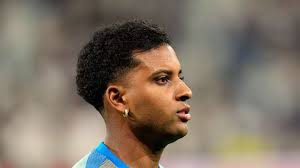 Real Madrid lorgne Barcola! Remplacera-t-il Rodrygo? - Imagen principal del artículo