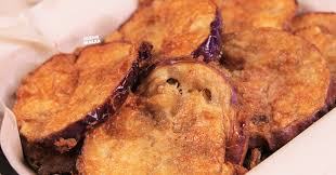 Potong terung secara bulat dengan anggaran tebal 1/2 cm. Sedap Lain Macam Terung Goreng Ni Yang Tak Suka Terung Pun Terus Addicted