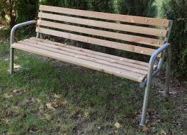 3 aus massivem paulowniaholz gefertigte schubladen paulowniaholz ist das holz des asiatischen. Bank Mit Ruckenlehne Aus Larche Din 1176 Offentlich Klingl Spielgerate
