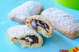 Nella puntata di oggi parleremo di merende. Biscotti Ripieni Al Cioccolato Ricetta Facile E Veloce